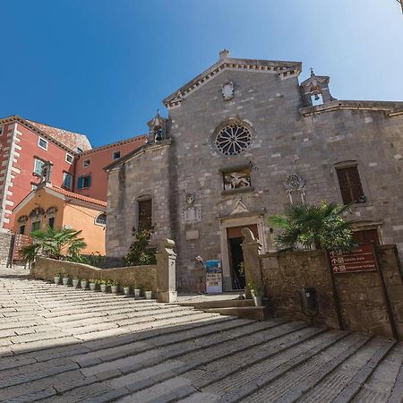Amazing Apartment In Rabac With Kitchen Eksteriør billede