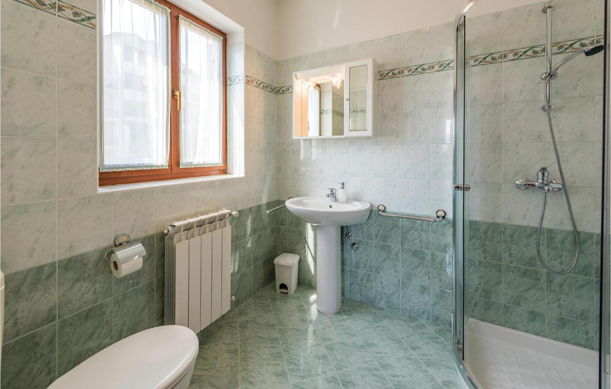 Amazing Apartment In Rabac With Kitchen Eksteriør billede